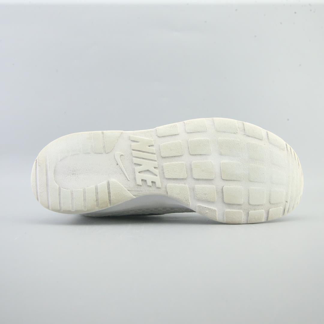 NIKE TANJUN