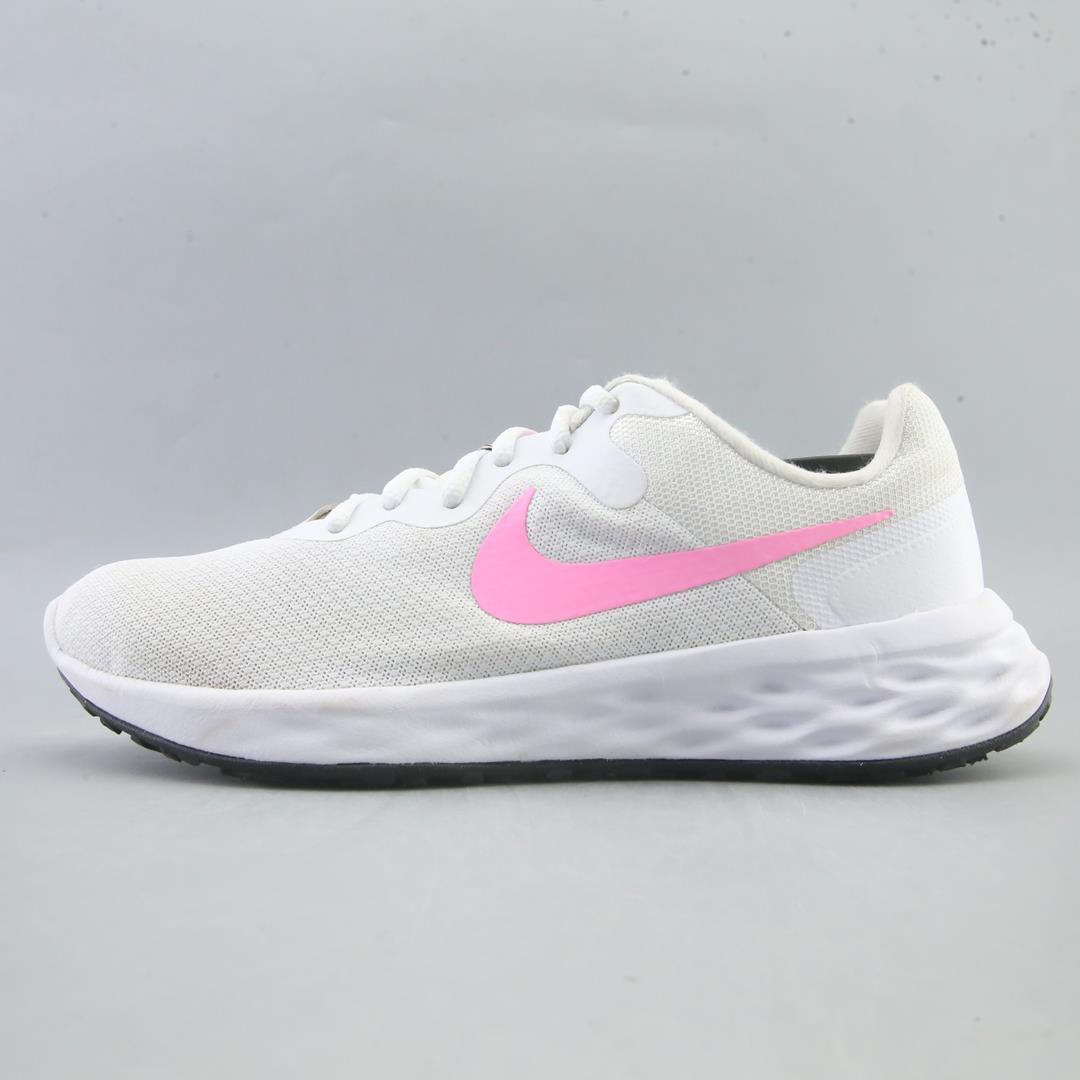 NIKE REVOLUTION 6