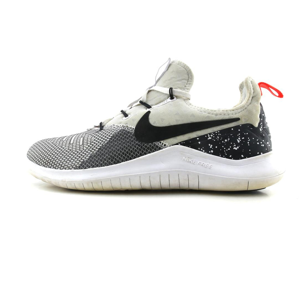 NIKE FREE TR 8