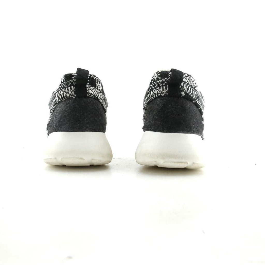 NIKE ROSHE ONE