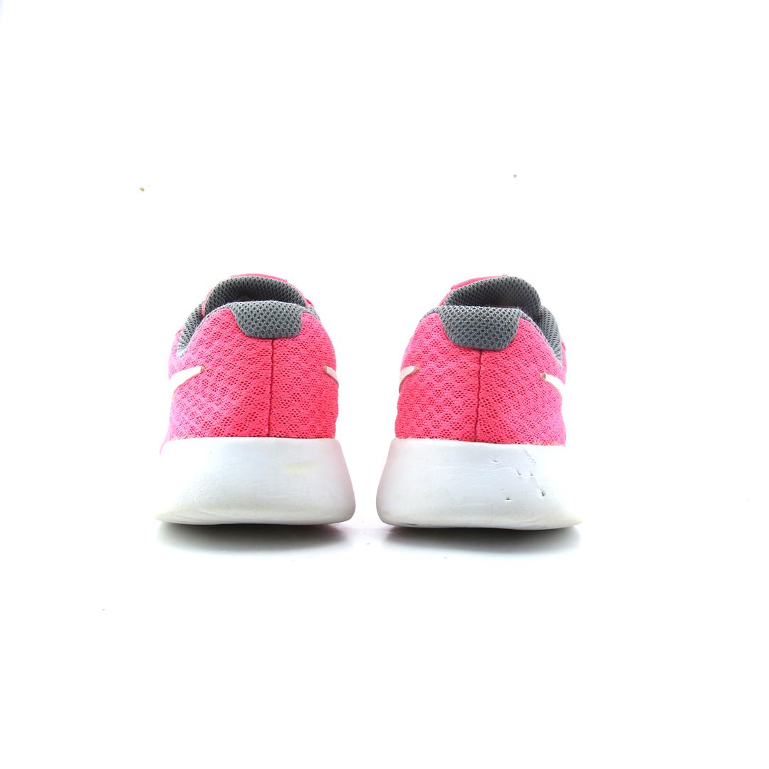 NIKE TANJUN