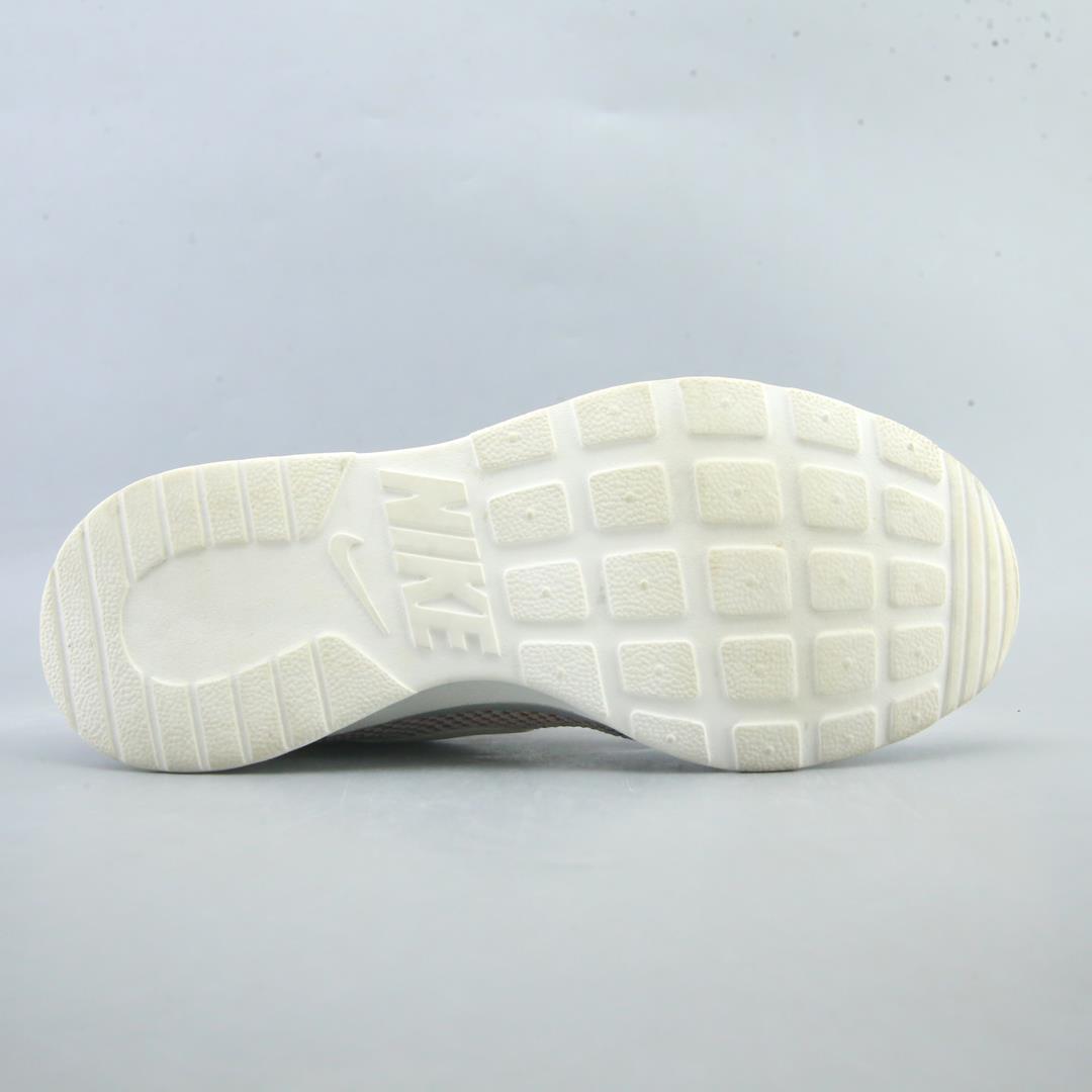 NIKE TANJUN