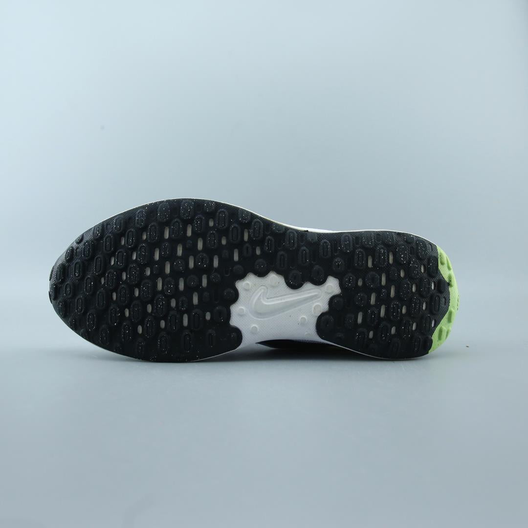 NIKE REVOLUTION 7
