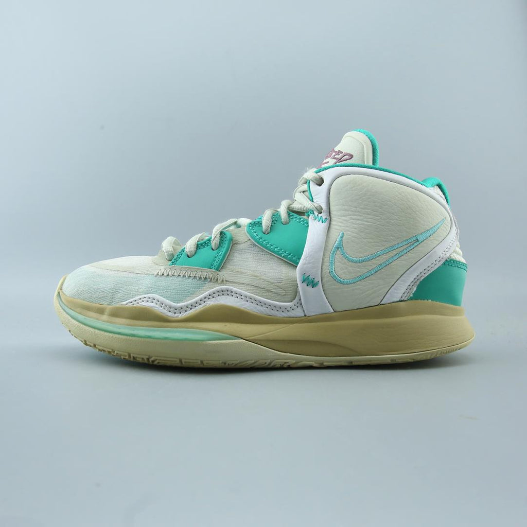 NIKE KYRIE 8