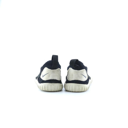 NIKE .