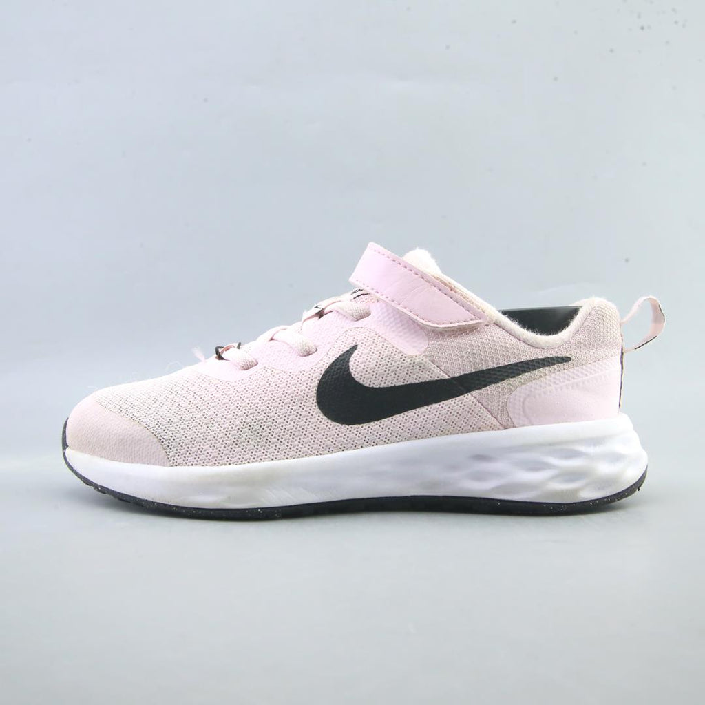 NIKE REVOLUTION 6
