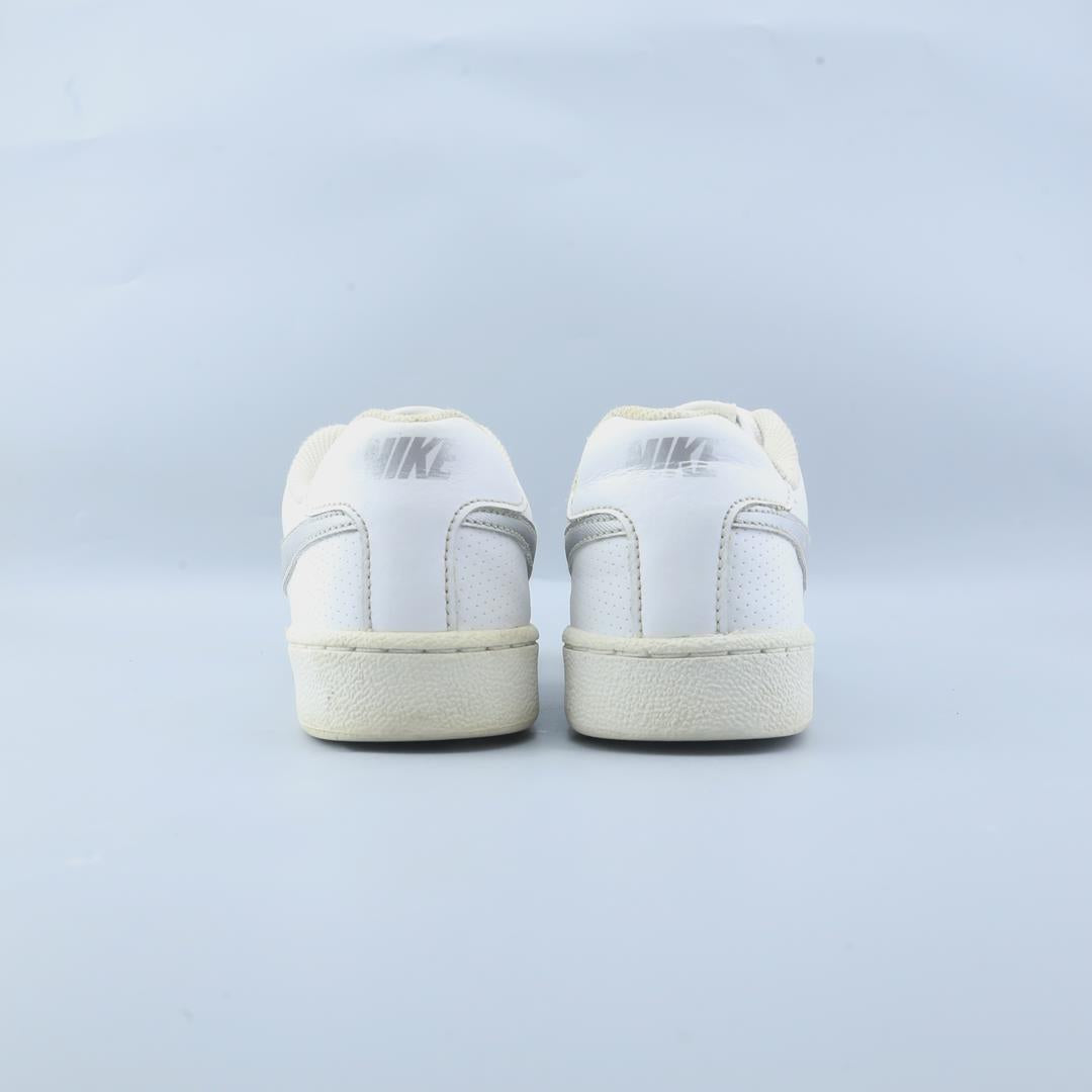 NIKE COURT ROYALE