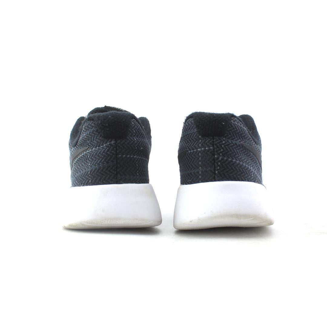 NIKE  TANJUN