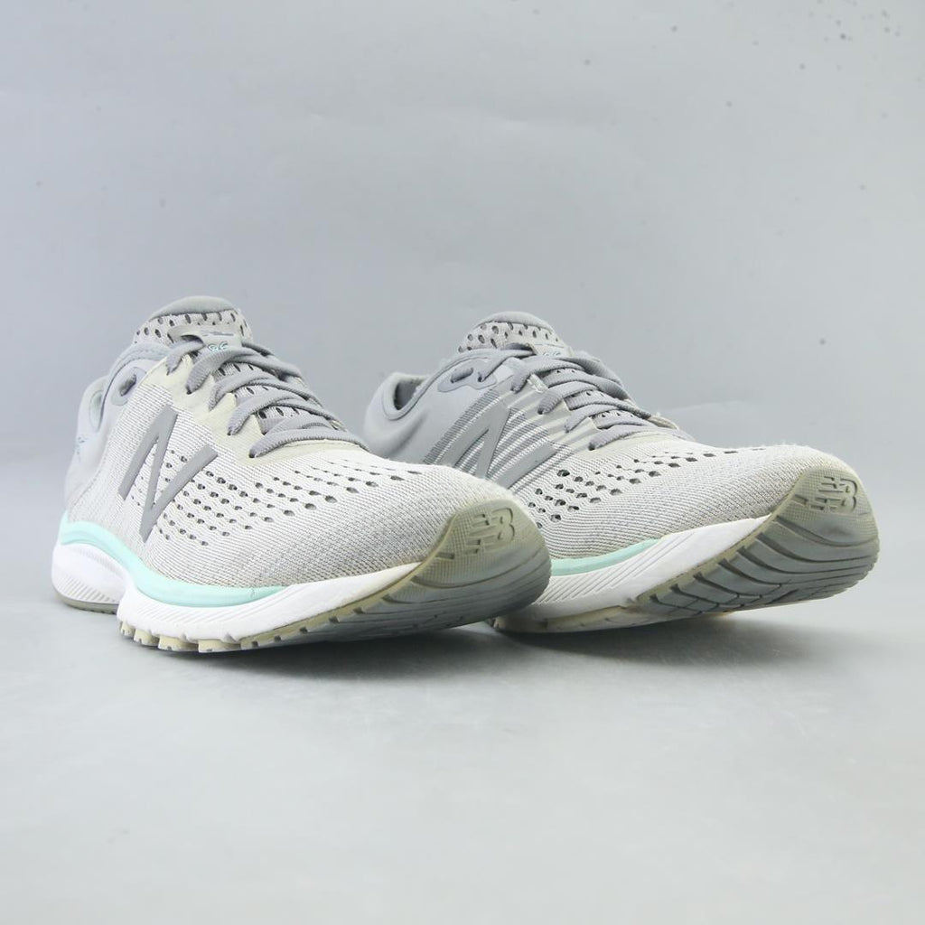 NEW BALANCE 860 V10