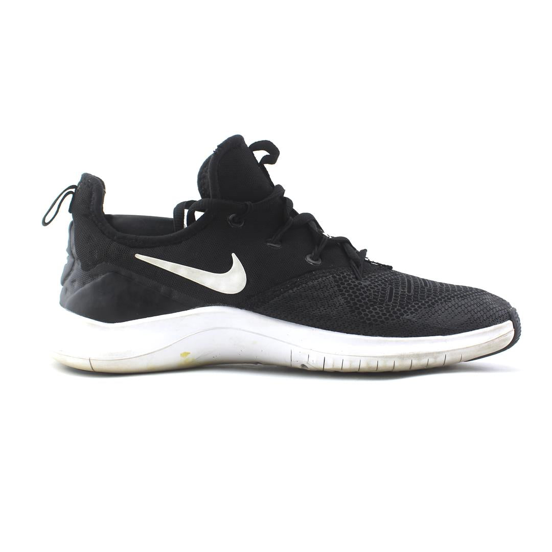 NIKE FREE TR 8