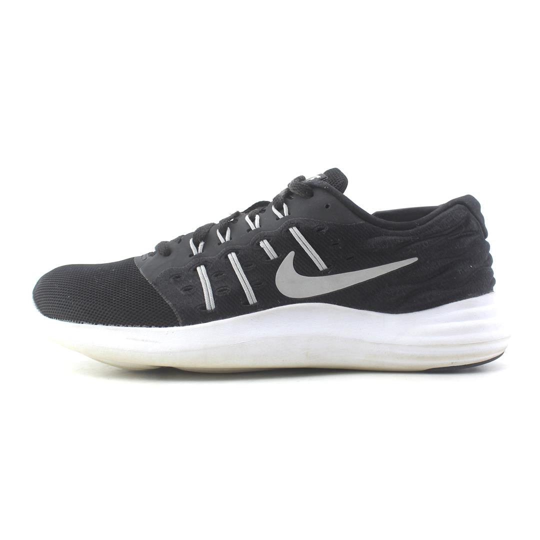NIKE  LUNARSTELOS
