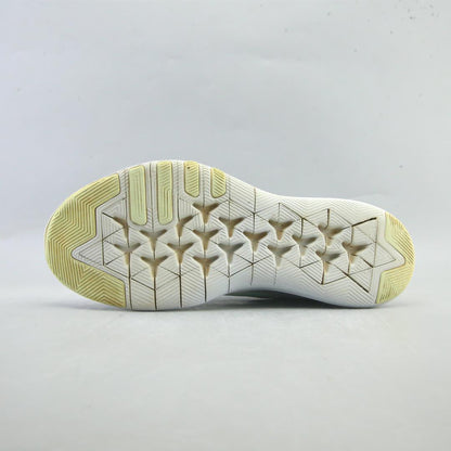 NIKE  FLEX TR8