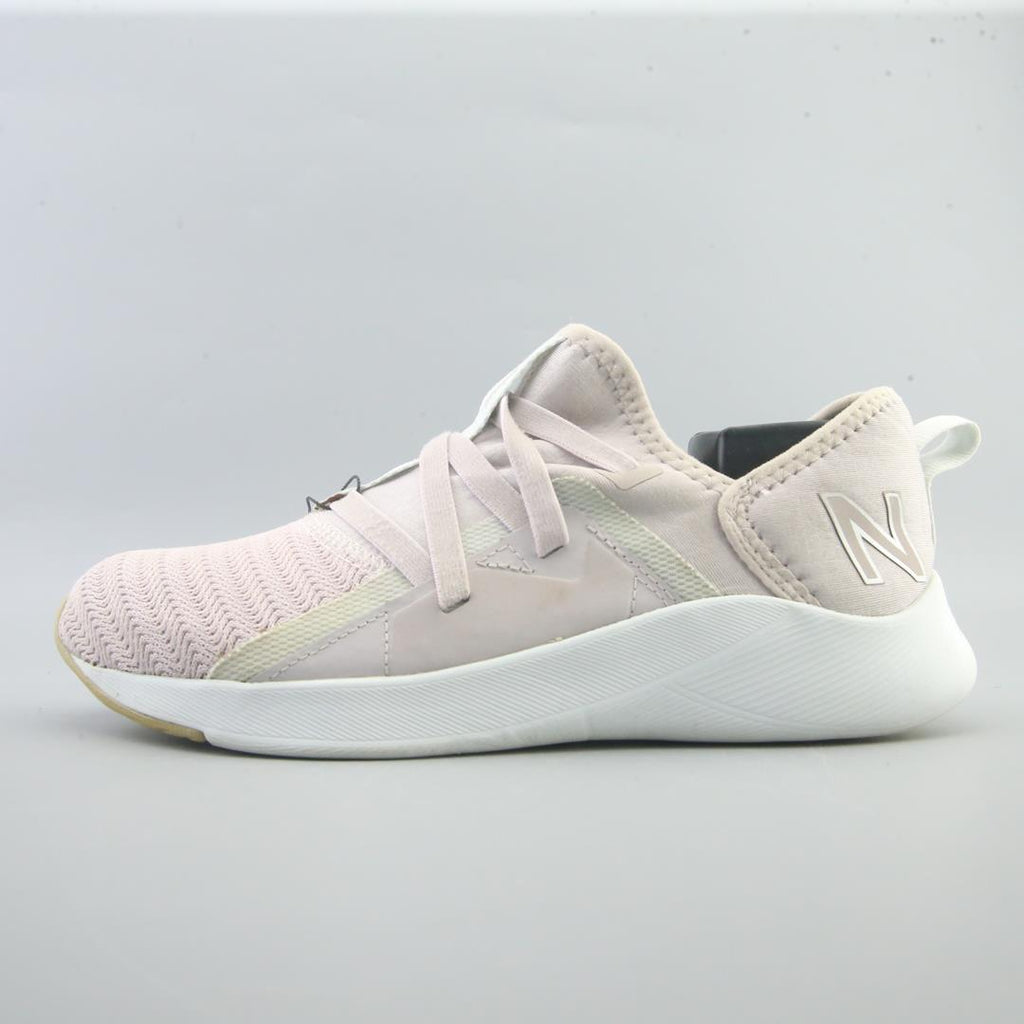 NEW BALANCE  BEAYA