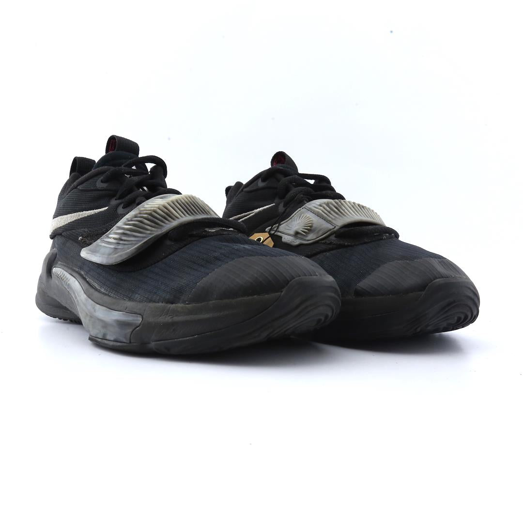 NIKE ZOOM FREAK 3