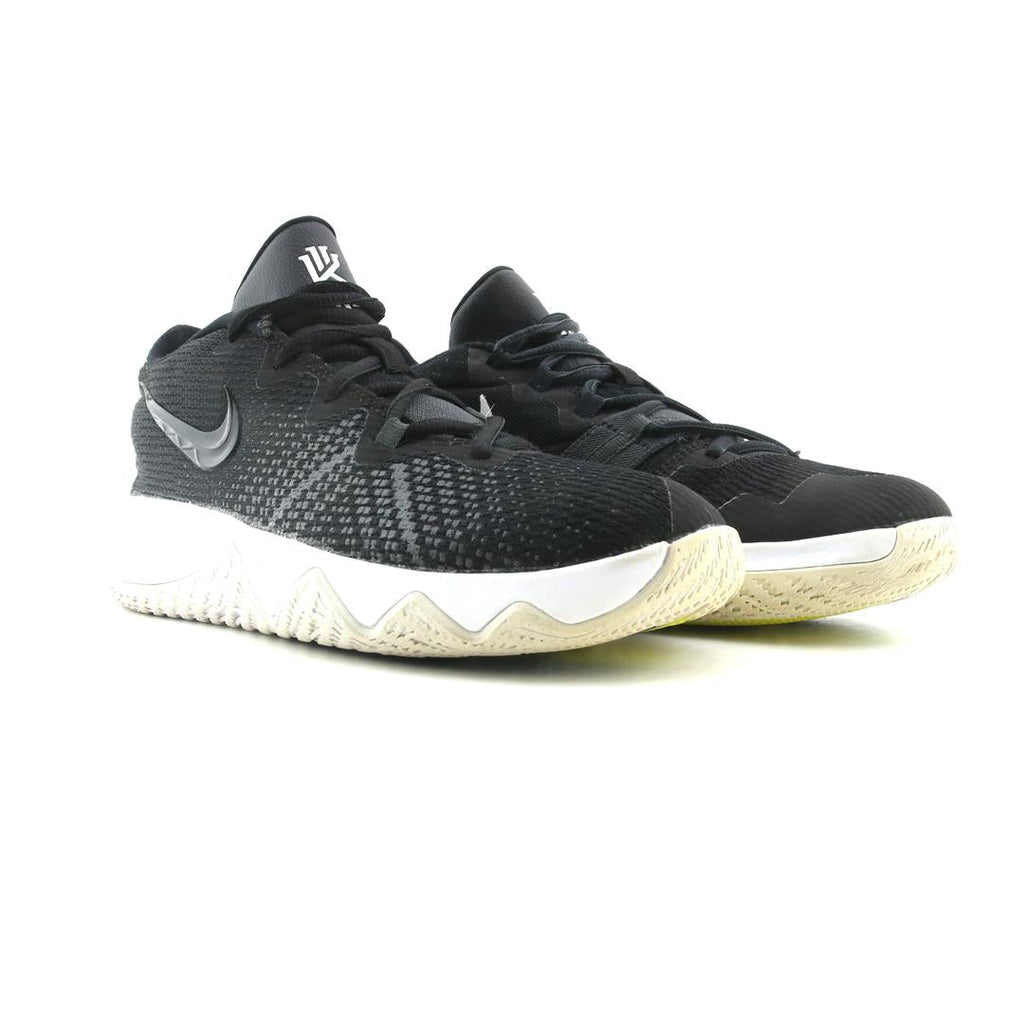 NIKE  KYRIE FLYTRAP