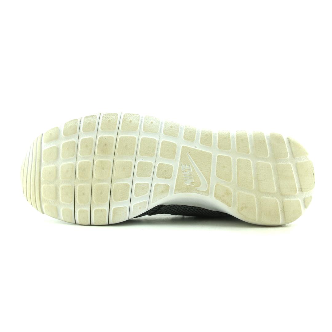 NIKE ROSHE ONE
