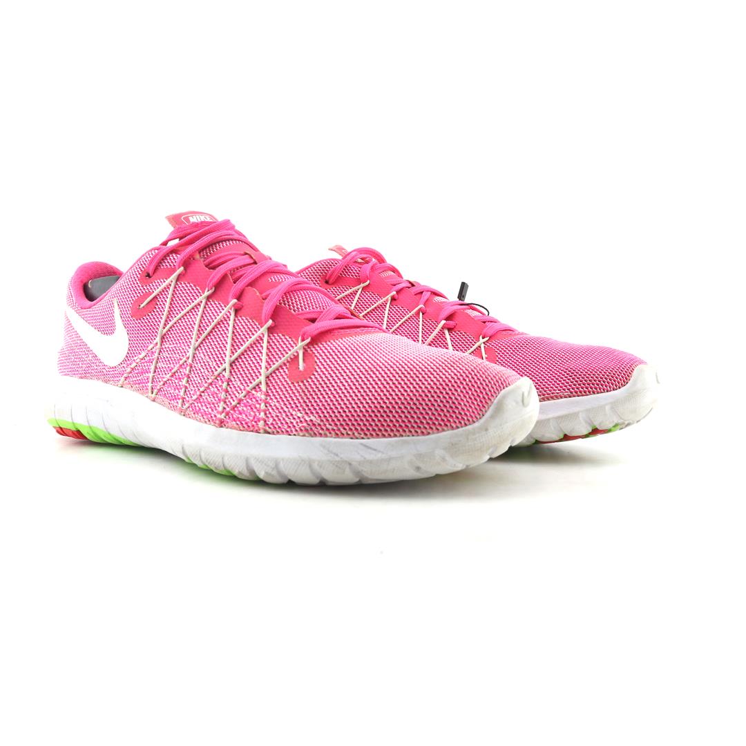 NIKE  FLEX FURY 2
