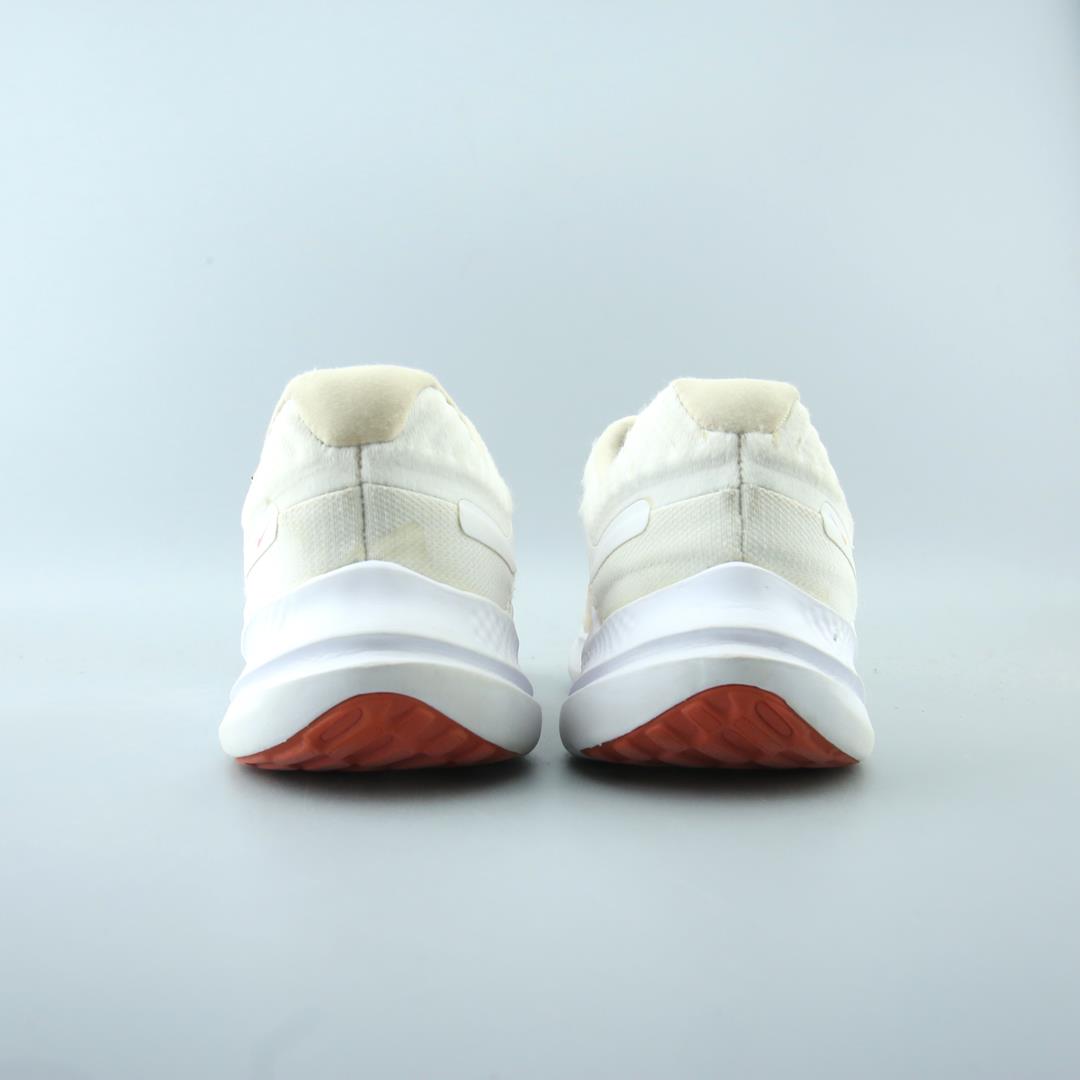NIKE QUEST 5