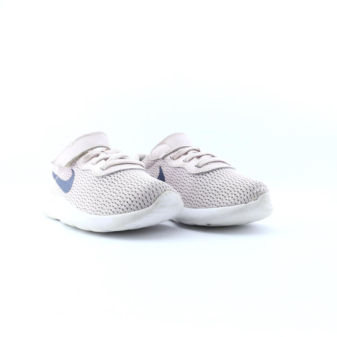 NIKE TANJUN