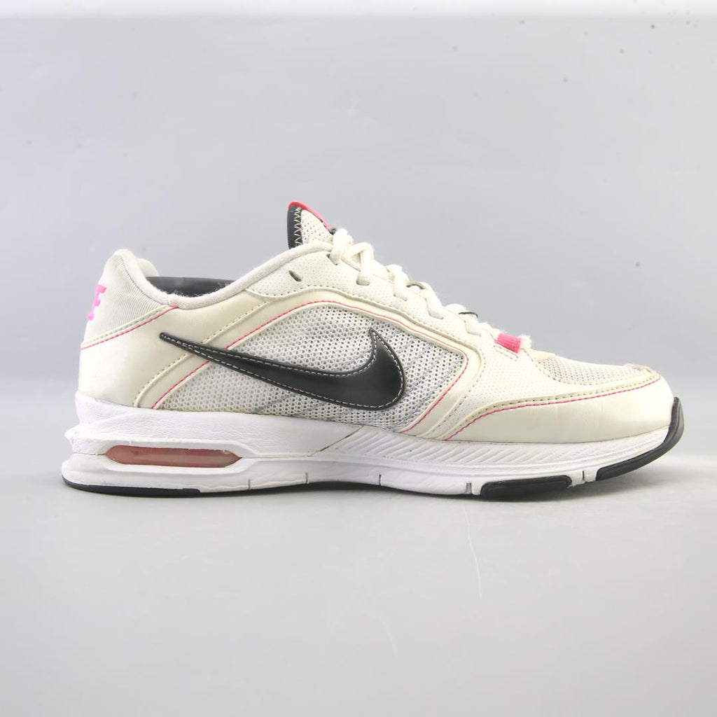 NIKE AIR STRONG