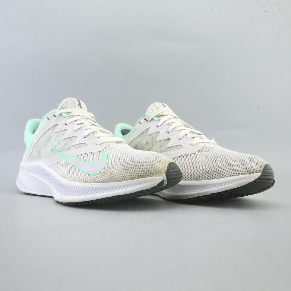NIKE QUEST 3