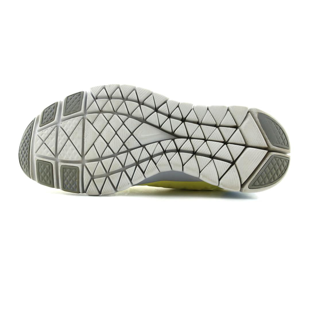 NIKE  FREE TR FIT