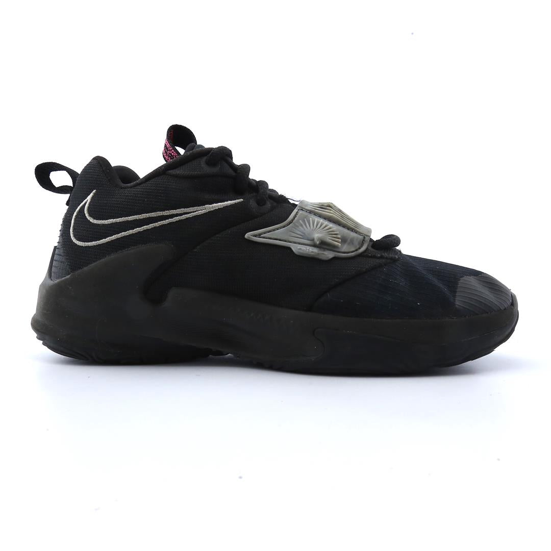 NIKE ZOOM FREAK 3
