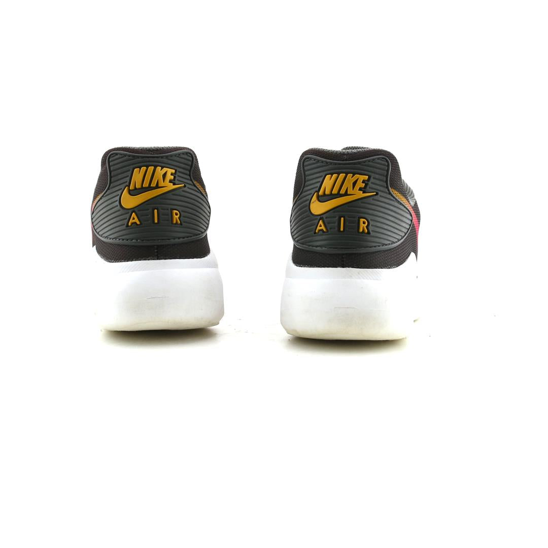 NIKE AIR MAX OKETO