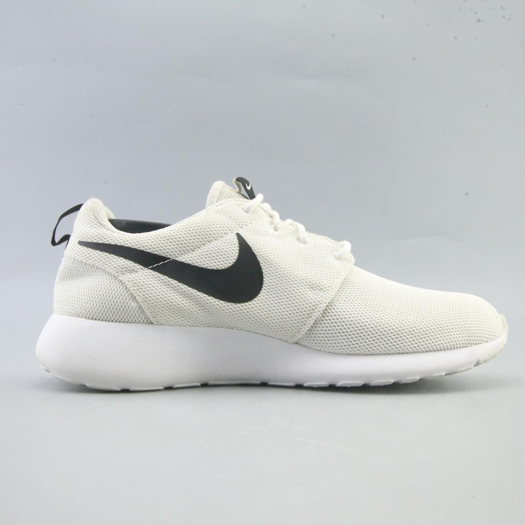 NIKE ROSHE ONE