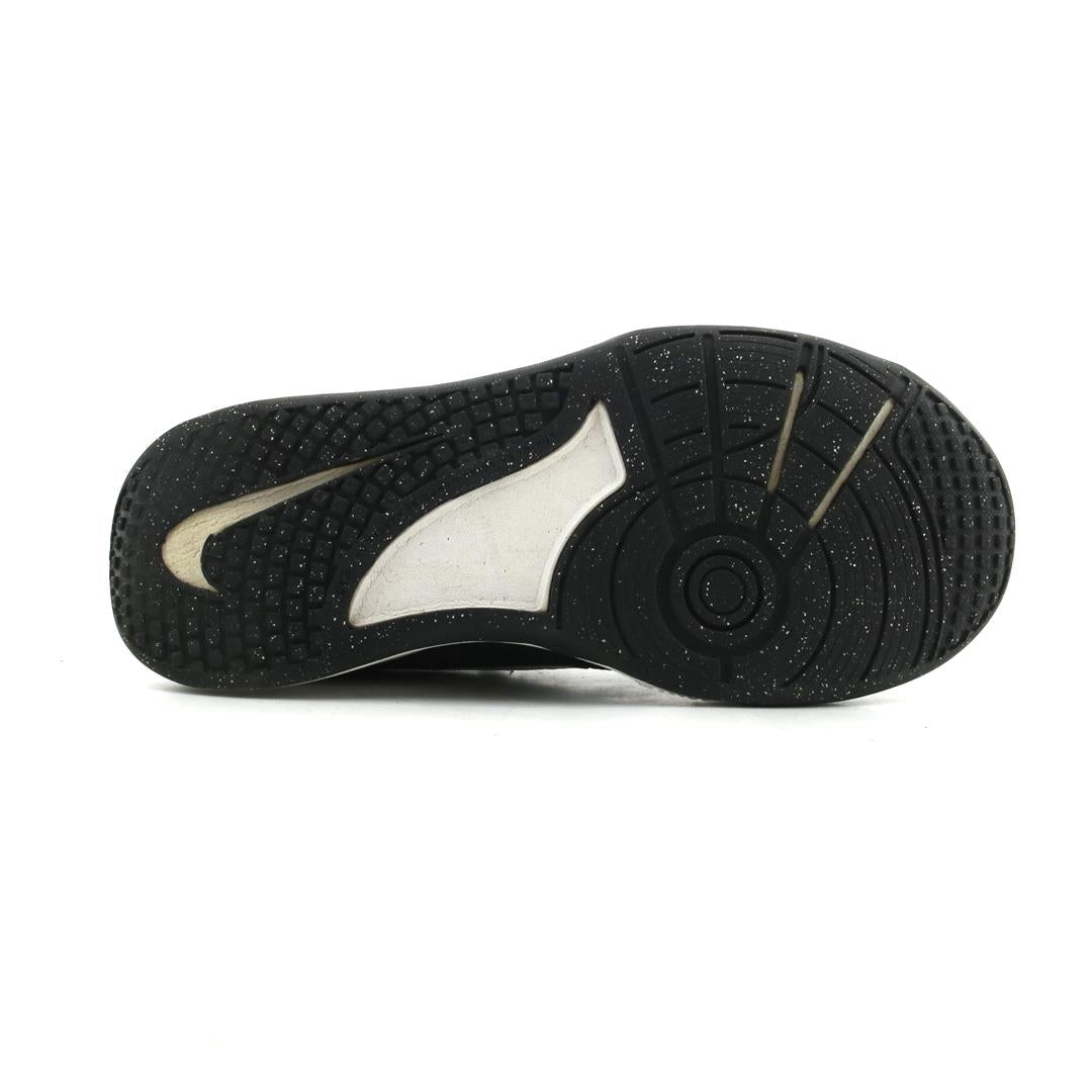 NIKE  OMNI MULTI-COURT