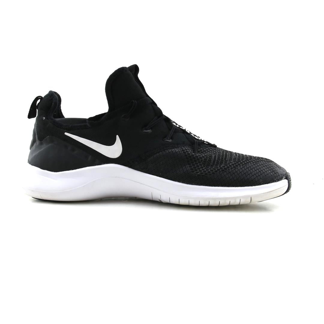 NIKE FREE TR 8