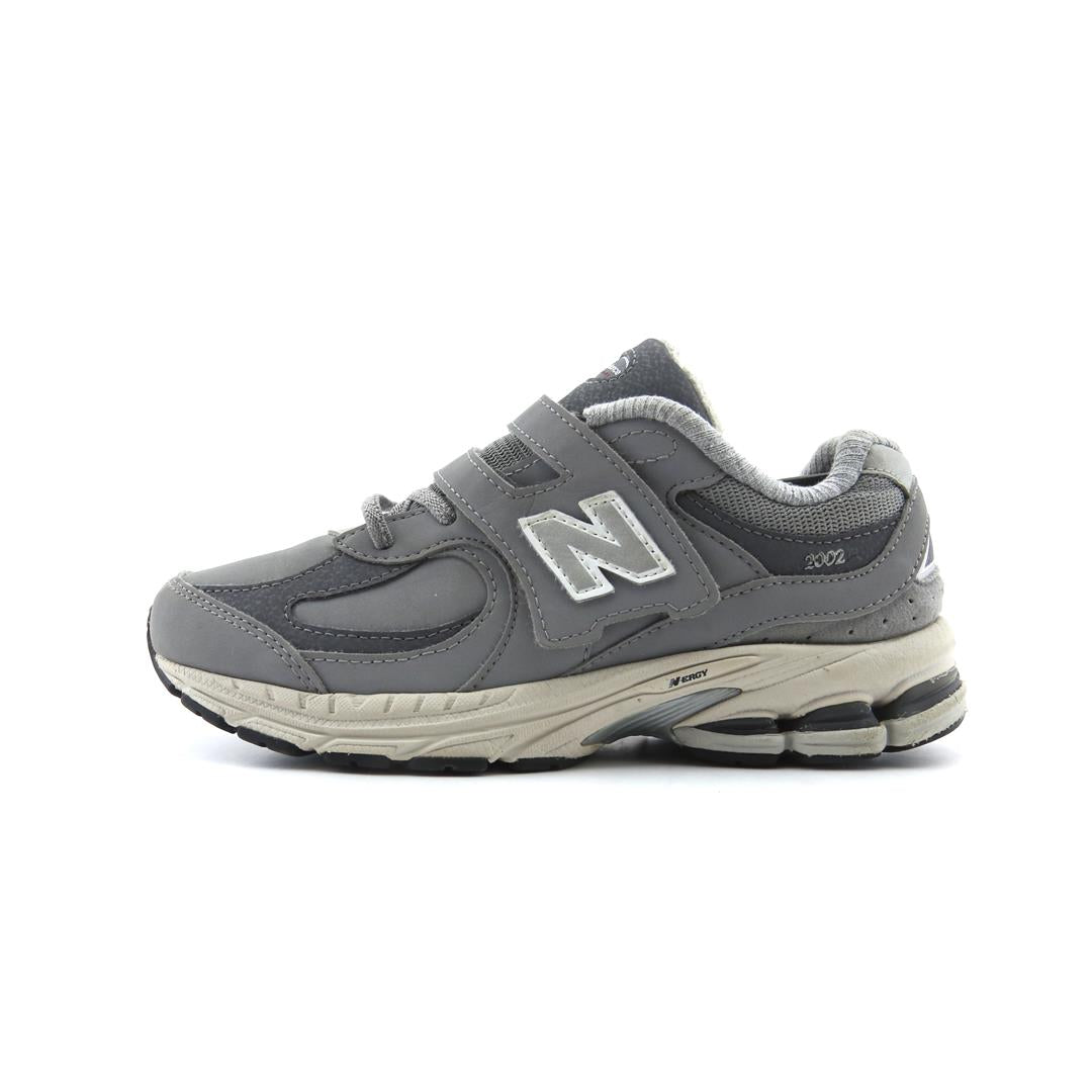 NEW BALANCE 2002R