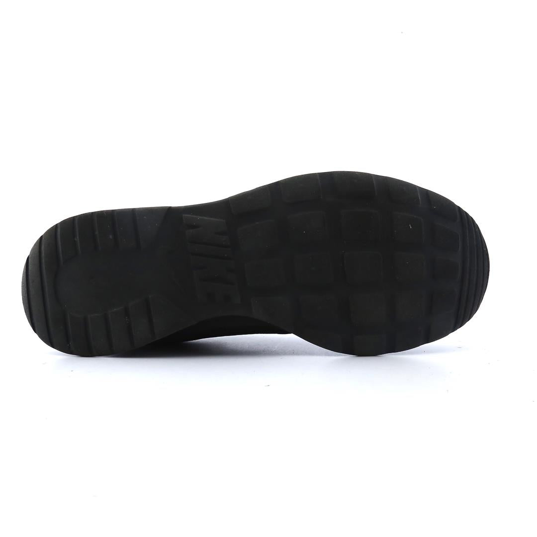 NIKE TANJUN
