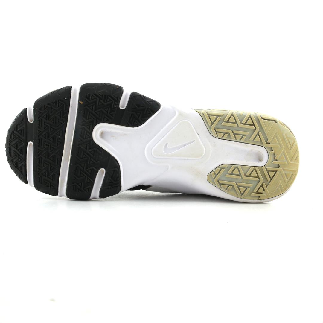 NIKE  LEGEND ESSENTIAL 2