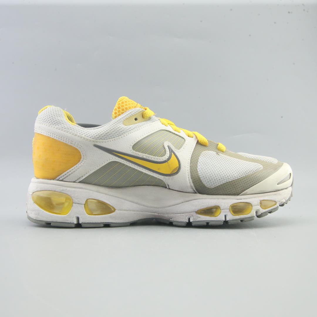 NIKE  LIVESTRONG FLYWIRE
