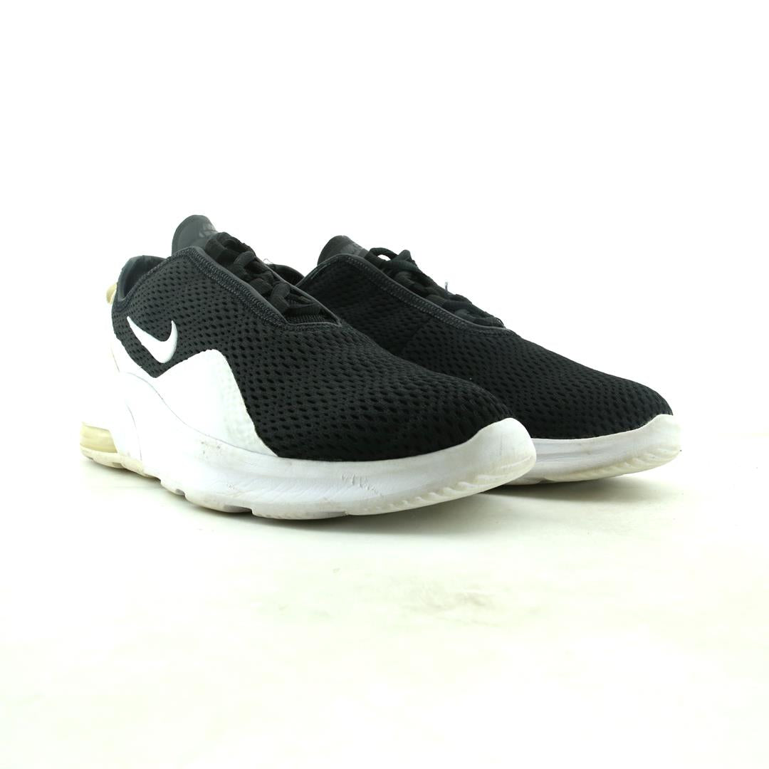 NIKE AIR MAX MOTION 2