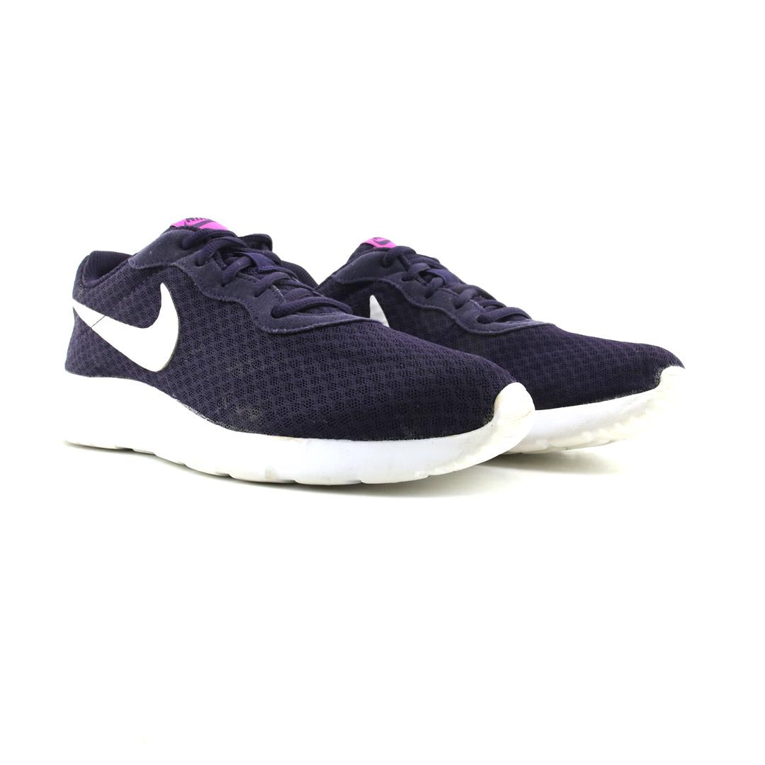 NIKE TANJUN