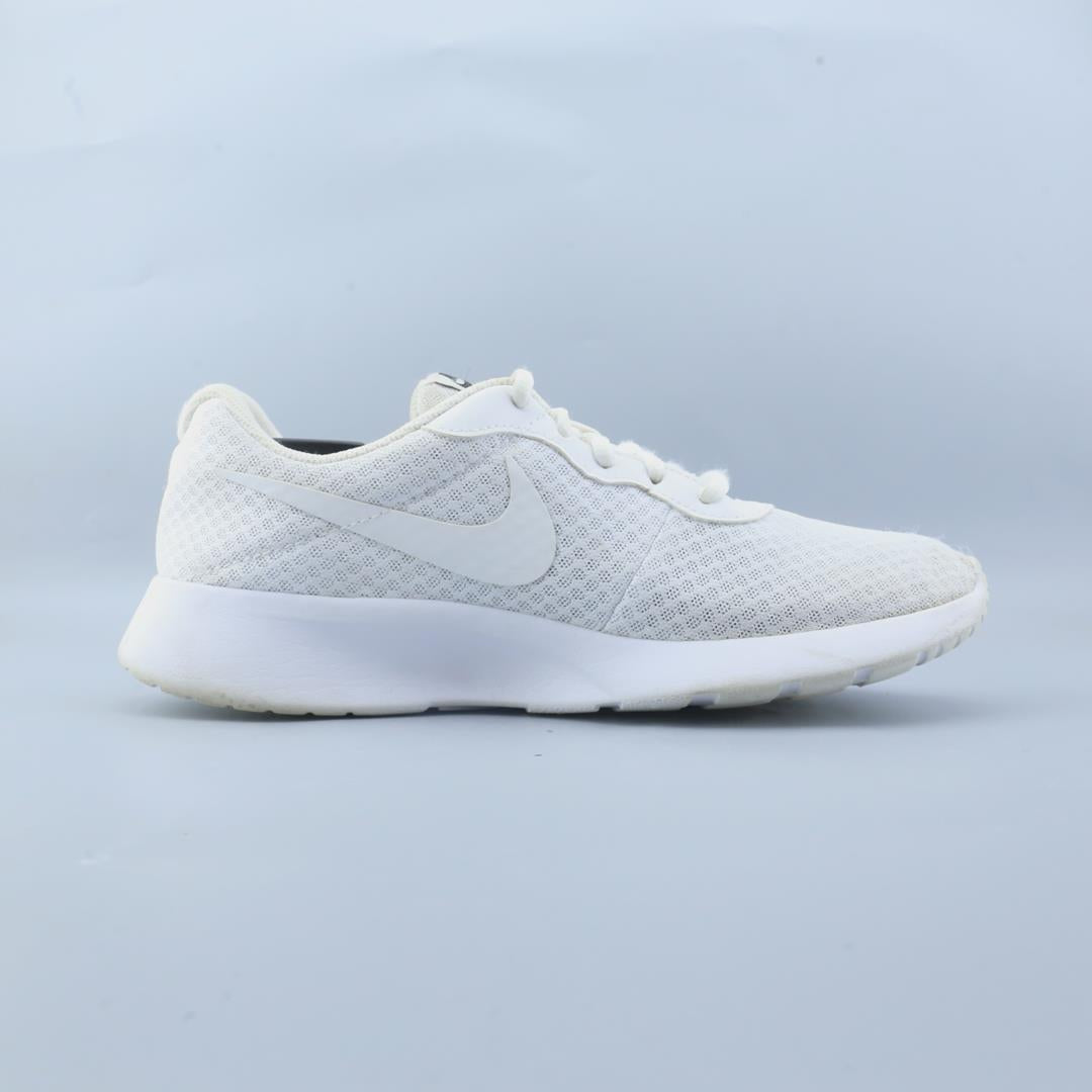 NIKE TANJUN
