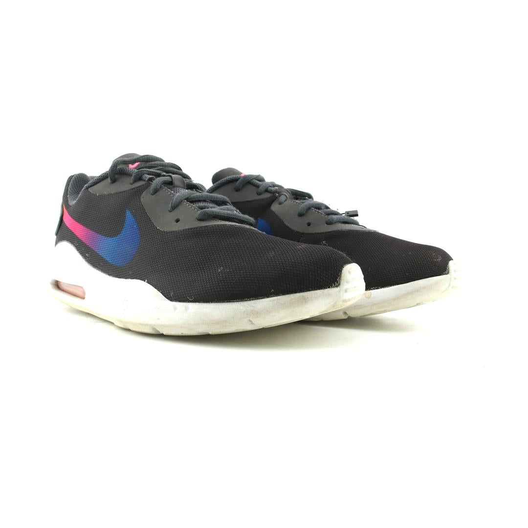 NIKE AIR MAX OKETO