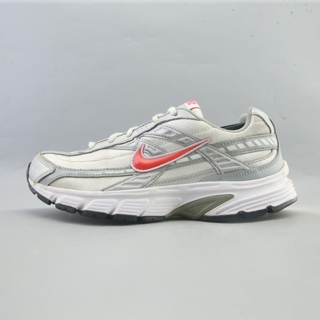 NIKE INITIATOR