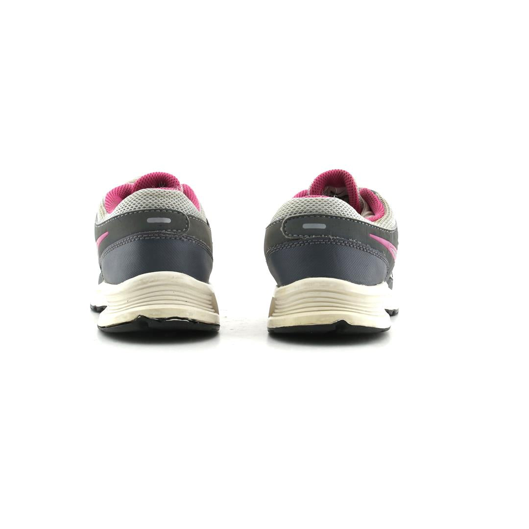 NIKE  ADVANTAGE RUNNER 2