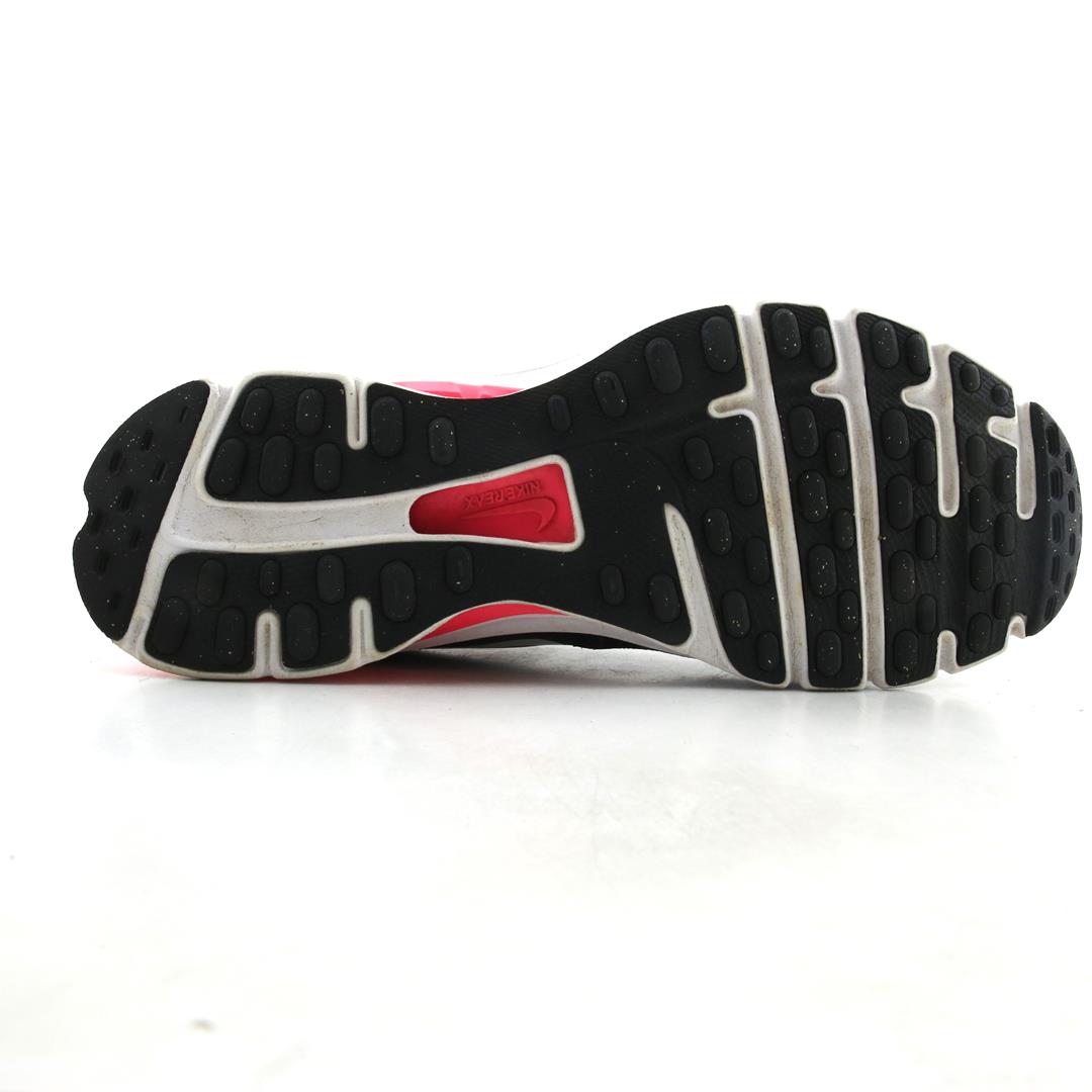 NIKE REAX RUN 9