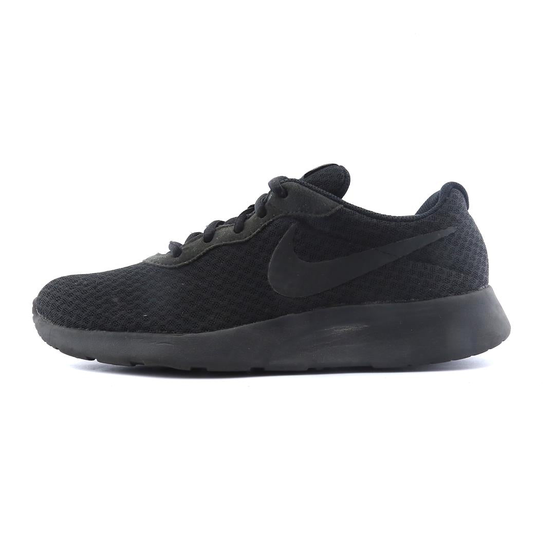 NIKE TANJUN