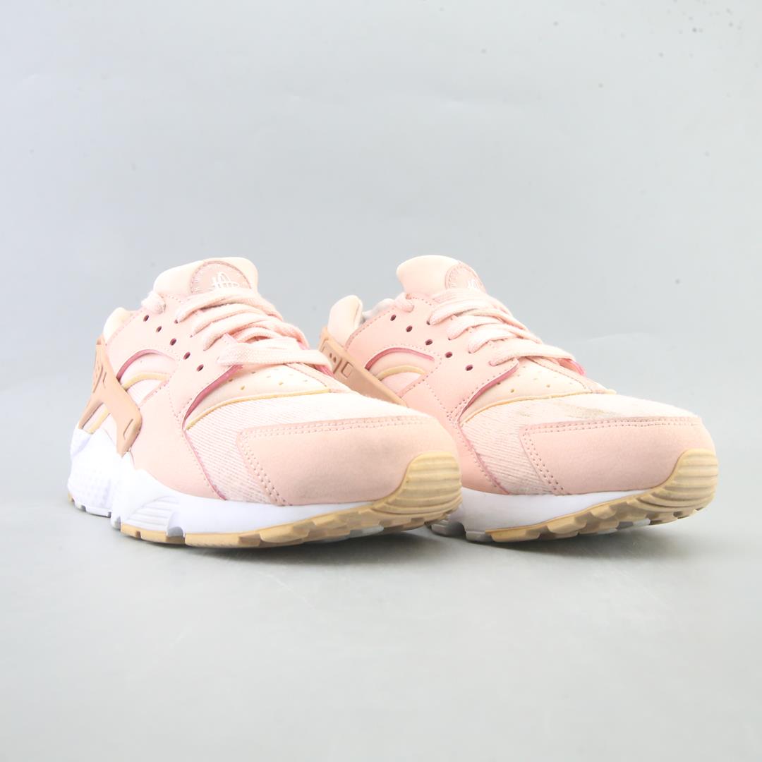 NIKE HUARACHE RUN SE