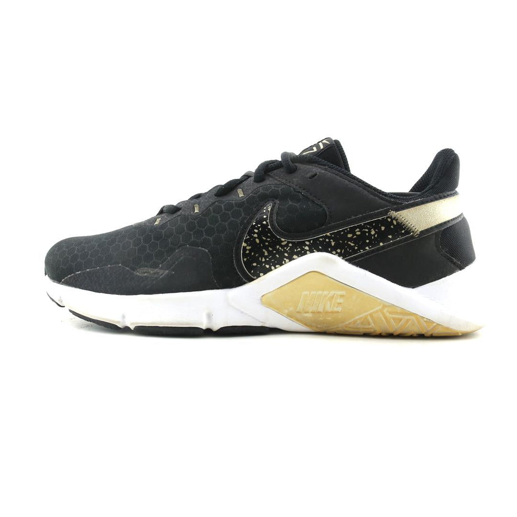 NIKE  LEGEND ESSENTIAL 2