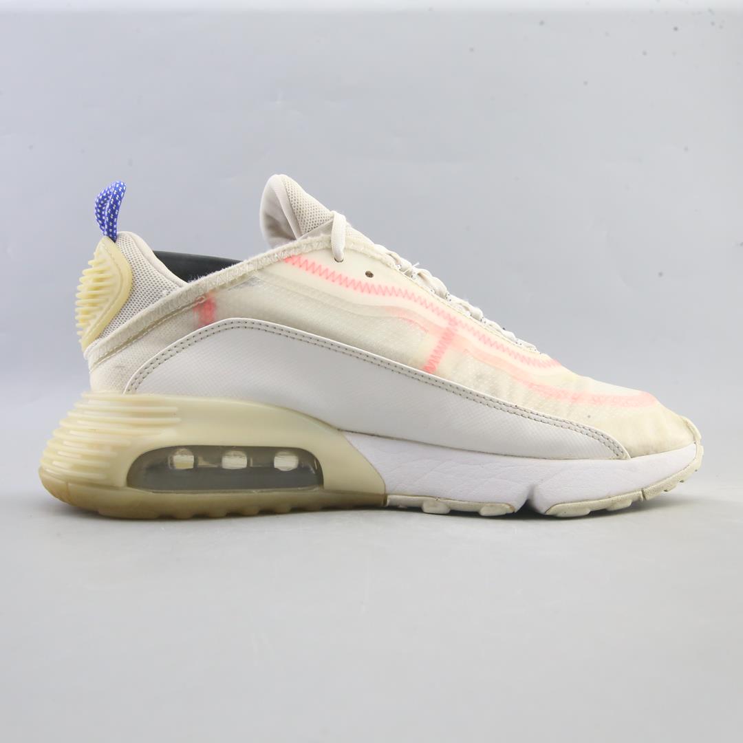 NIKE AIR MAX 2090