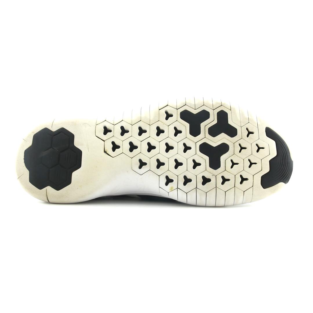 NIKE  FREE TR 8