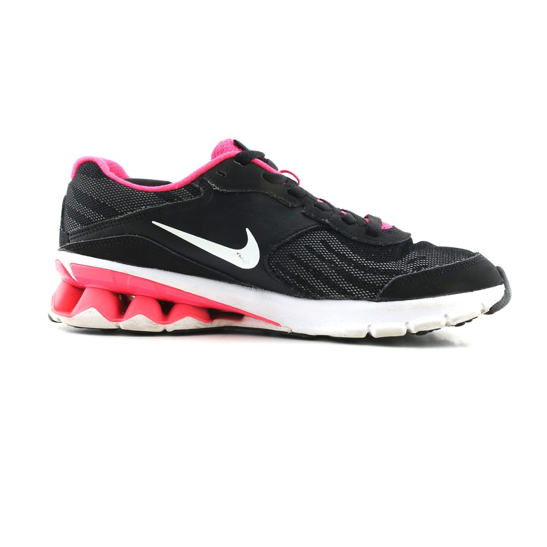 NIKE REAX RUN 9