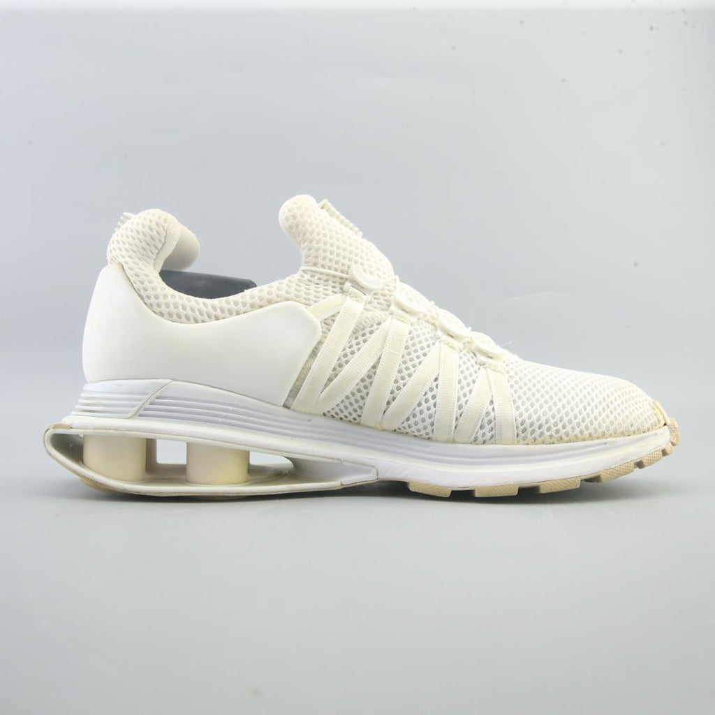 NIKE SHOX GRAVITY