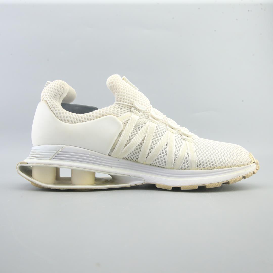 NIKE SHOX GRAVITY
